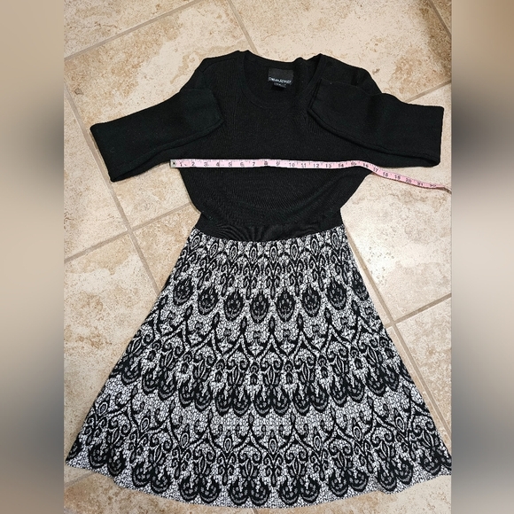 Cynthia Rowley Medium Black Long Sleeve Sweater Dress Gothic Print Skirt Holiday - Picture 6 of 7